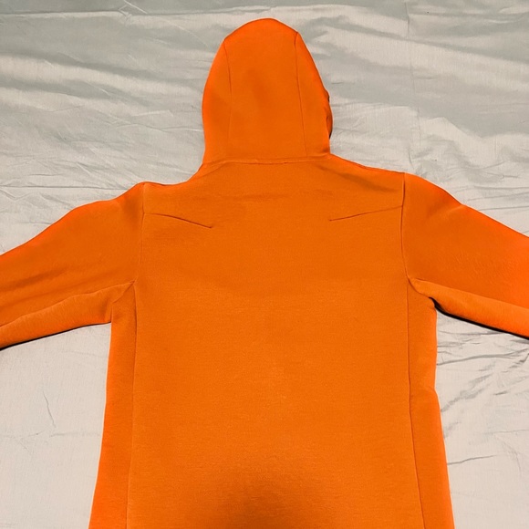 Burnt Sunrise Nike Tech Fleece - Picture 4 of 6